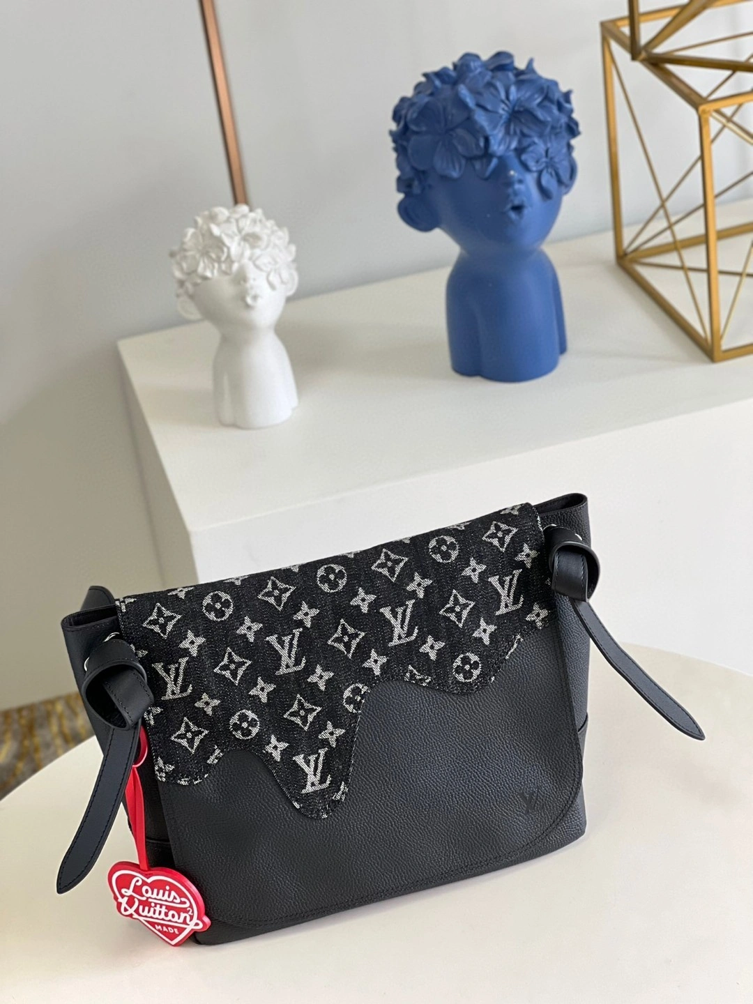 MOMO- m45971 cowhide item : A-B00L1736