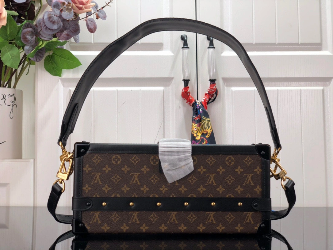 MOMO- m46120 200 Monogram item：B-B063E1741C