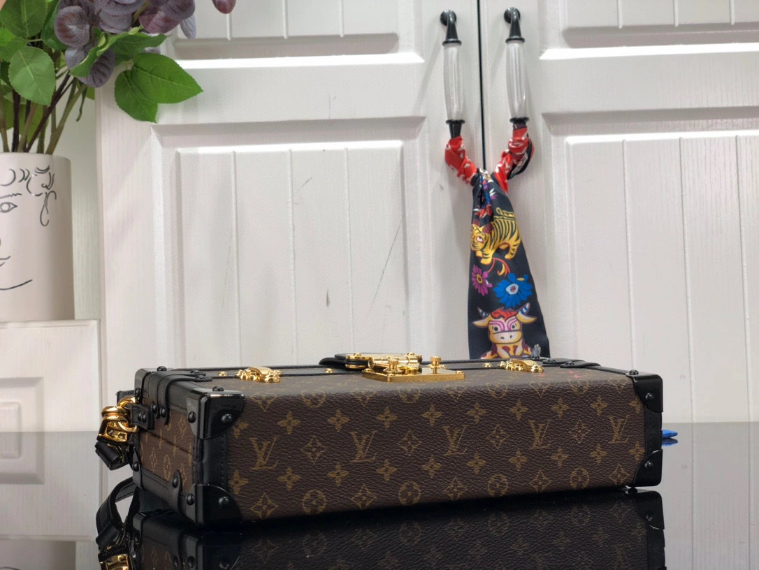MOMO- m46120 200 Monogram item：B-B063E1741C