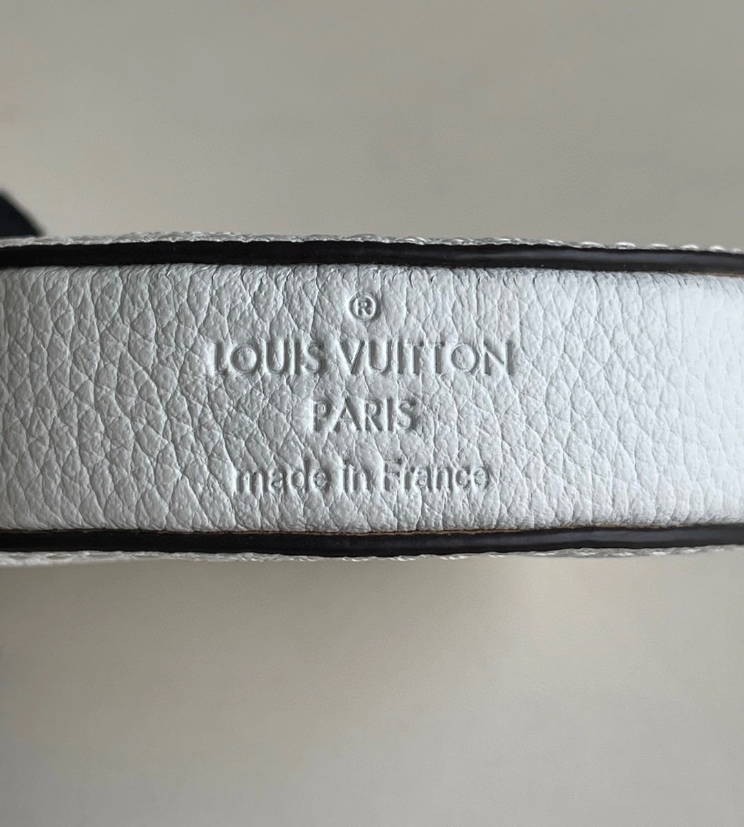 MOMO- m58480 Calfskin item : A-B00L2724