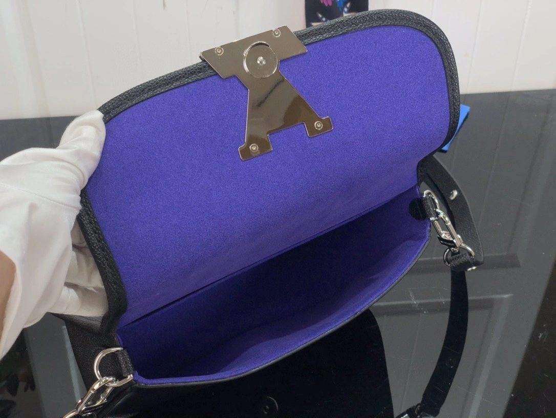 MOMO- m59386 Buci item : B-B078C1109