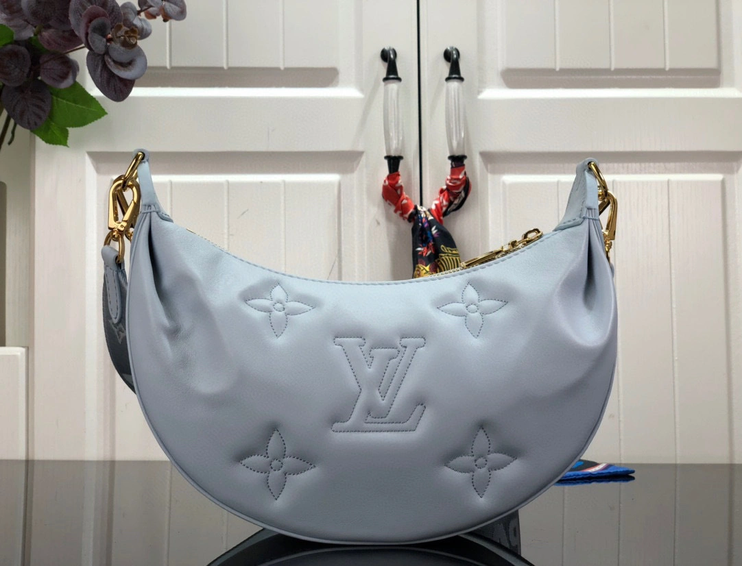 MOMO- m59825 Over The Moon Monogram item：B-B063E1714C