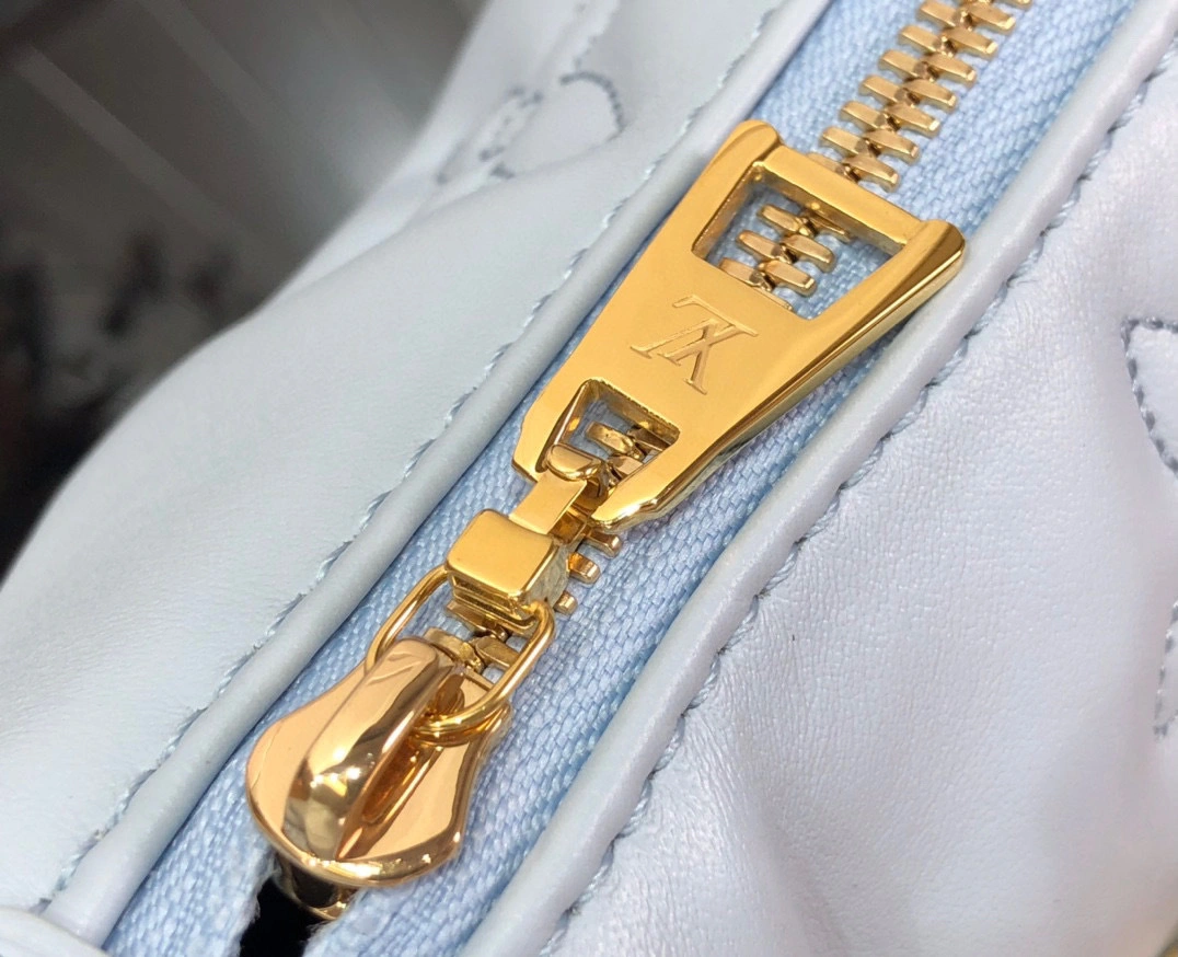 MOMO- m59825 Over The Moon Monogram item：B-B063E1714C