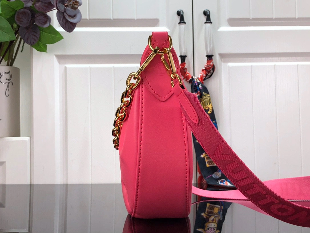 MOMO- m59915 Over The Moon Monogram item：B-B063E1712C