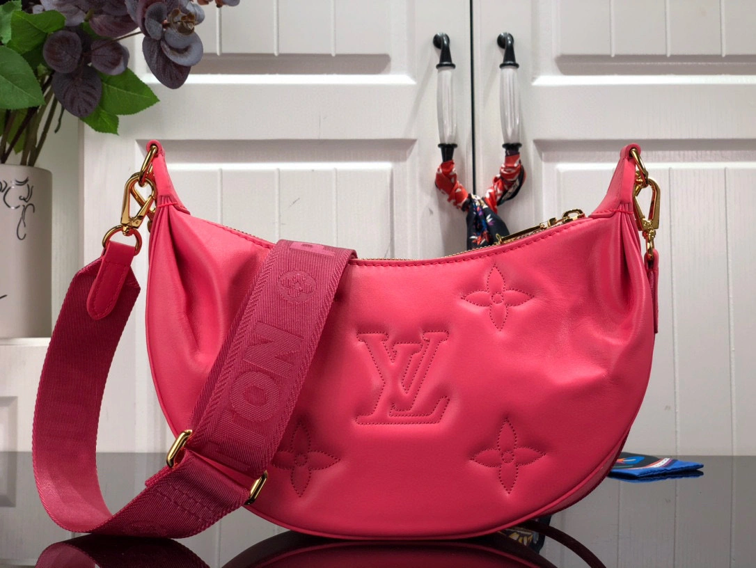 MOMO- m59915 Over The Moon Monogram item：B-B063E1712C