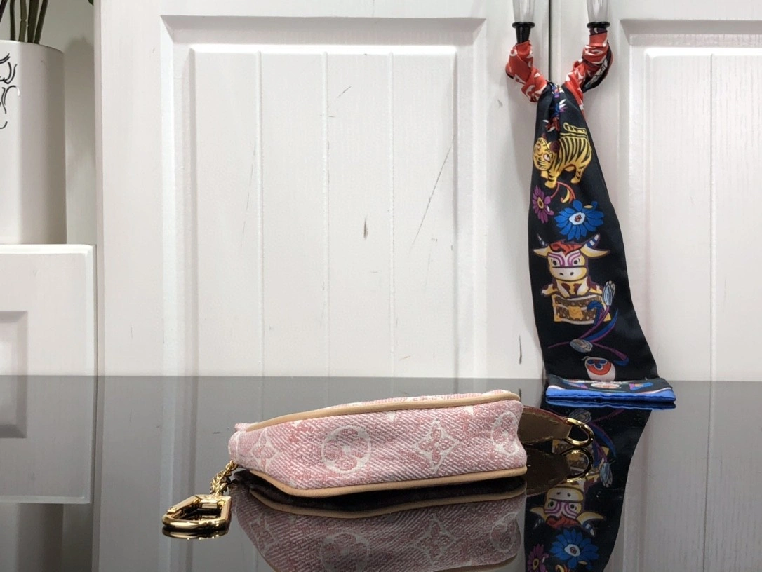 MOMO- m81176 cowhide item : B-B063D1001