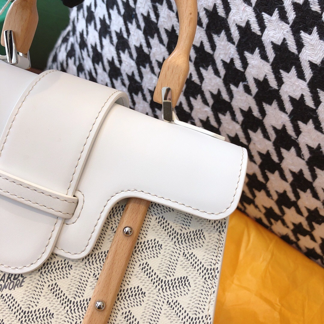 MOMO--mini Saigon high quality version item : 007B00L0812-3