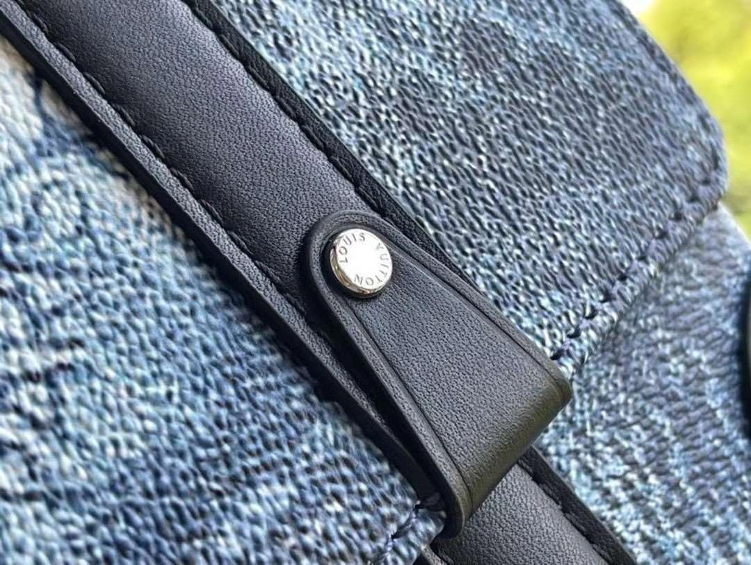 *MOMO- n50061trunk item : A-B00G2958