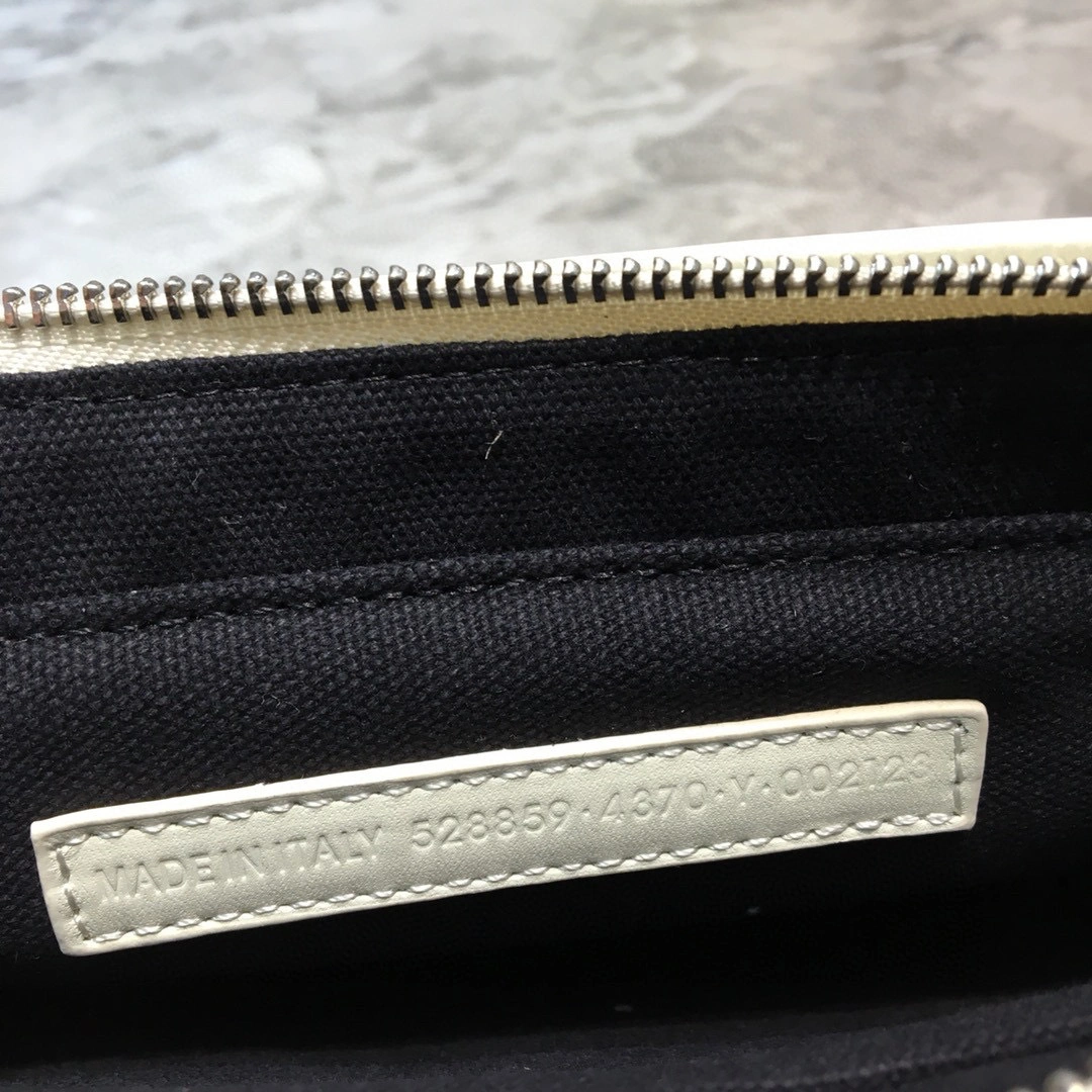 MOMO--nevy box high quality version item : 202B41K2746-2