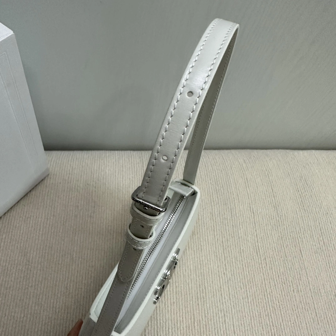 MOMO— 115703BF4-01SI item:D-B063A1676