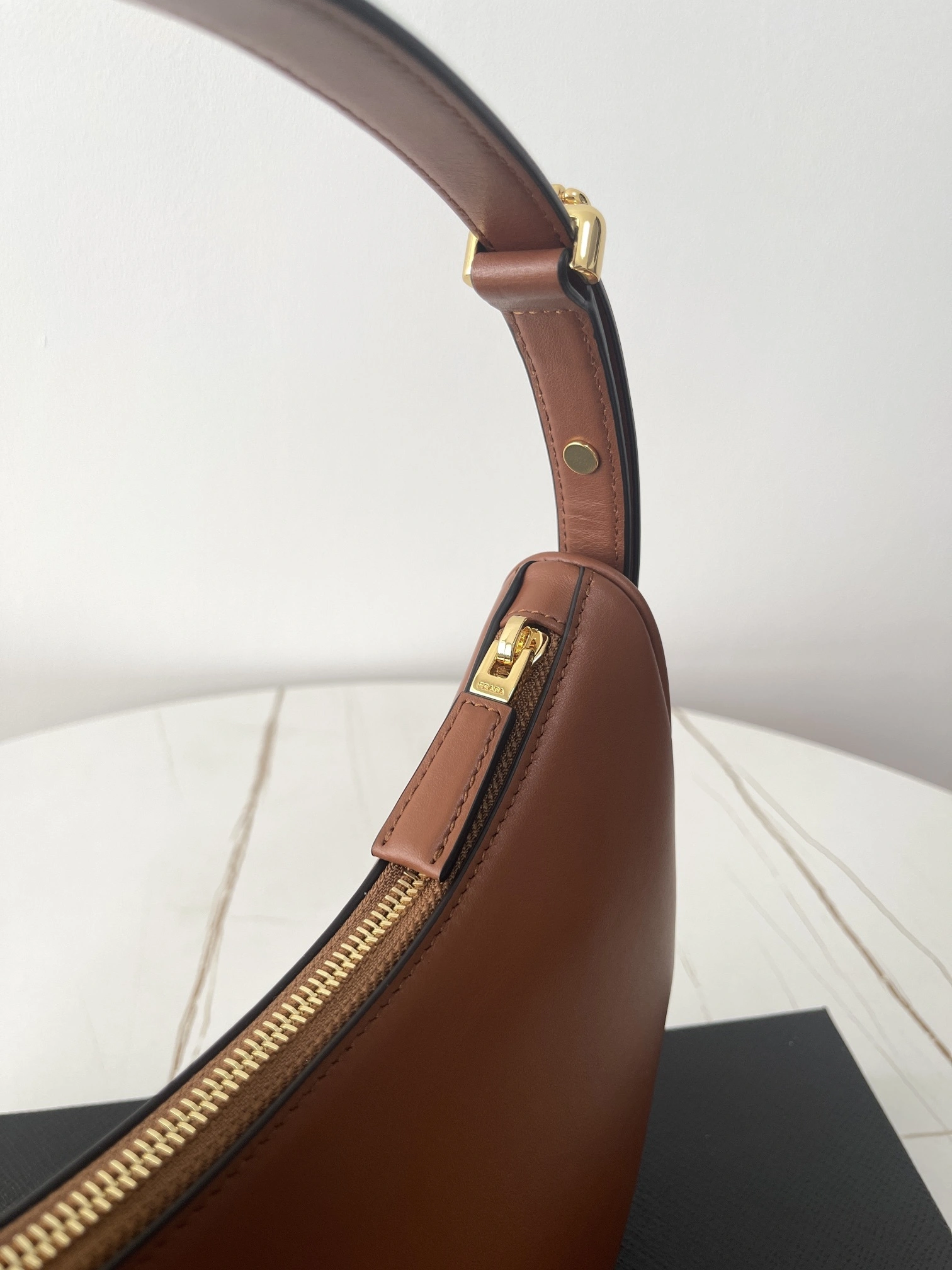 &MOMO-1BC194_ASK_F0XUG_V_OOO 1BC194_ASK_F0XUG_V_HOO cowhide item:D-B806D1517