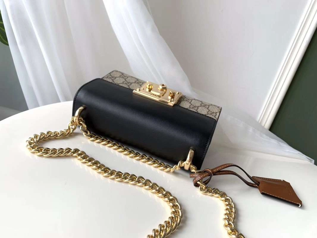 *MOMO— 409487 item：242B31E2540