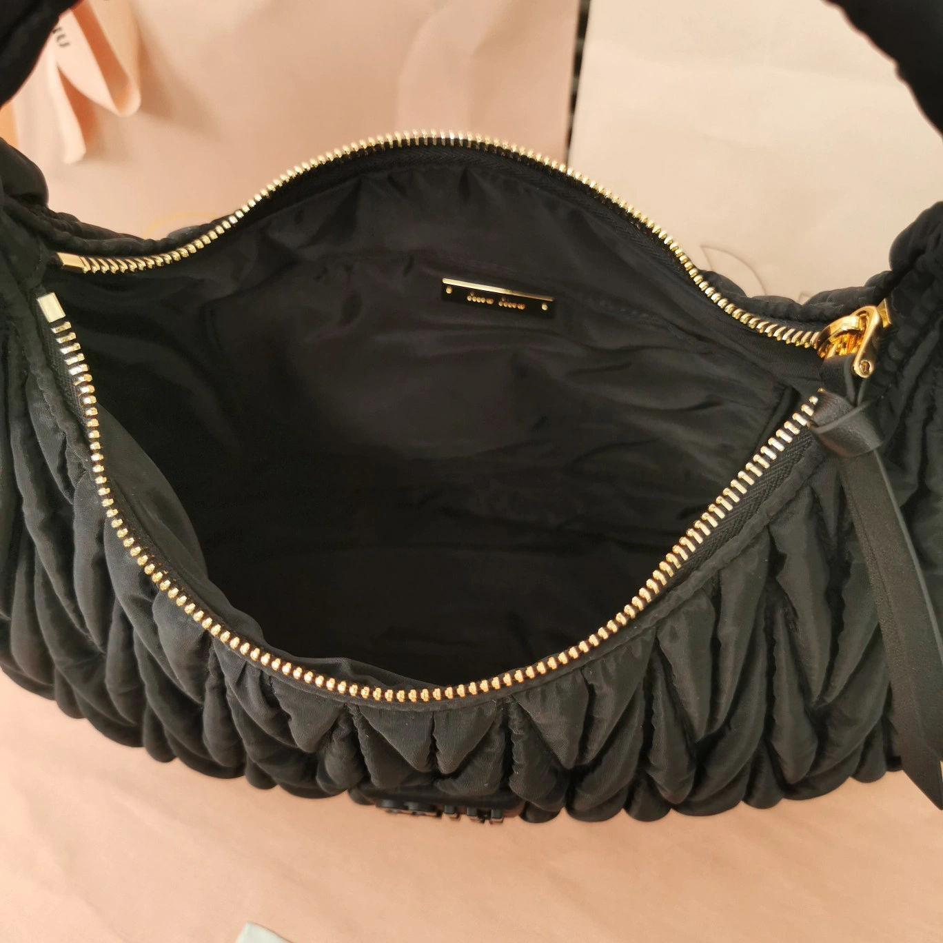 MOMO— 5BC108-2F5A-F0002-V-OOO item:D-B063A0497S