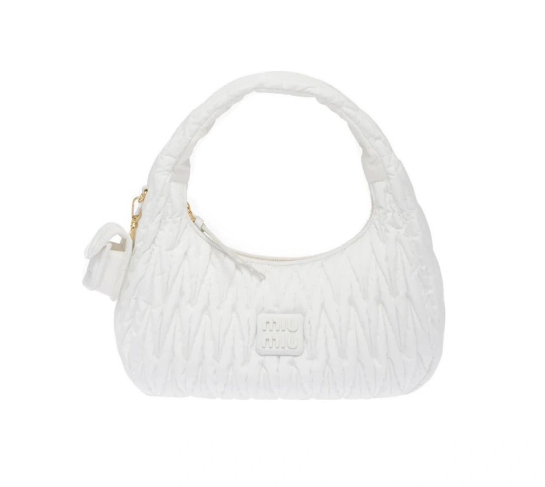 MOMO— 5BC108-2F5A-F0009-V-OOO item:D-B063A0502S