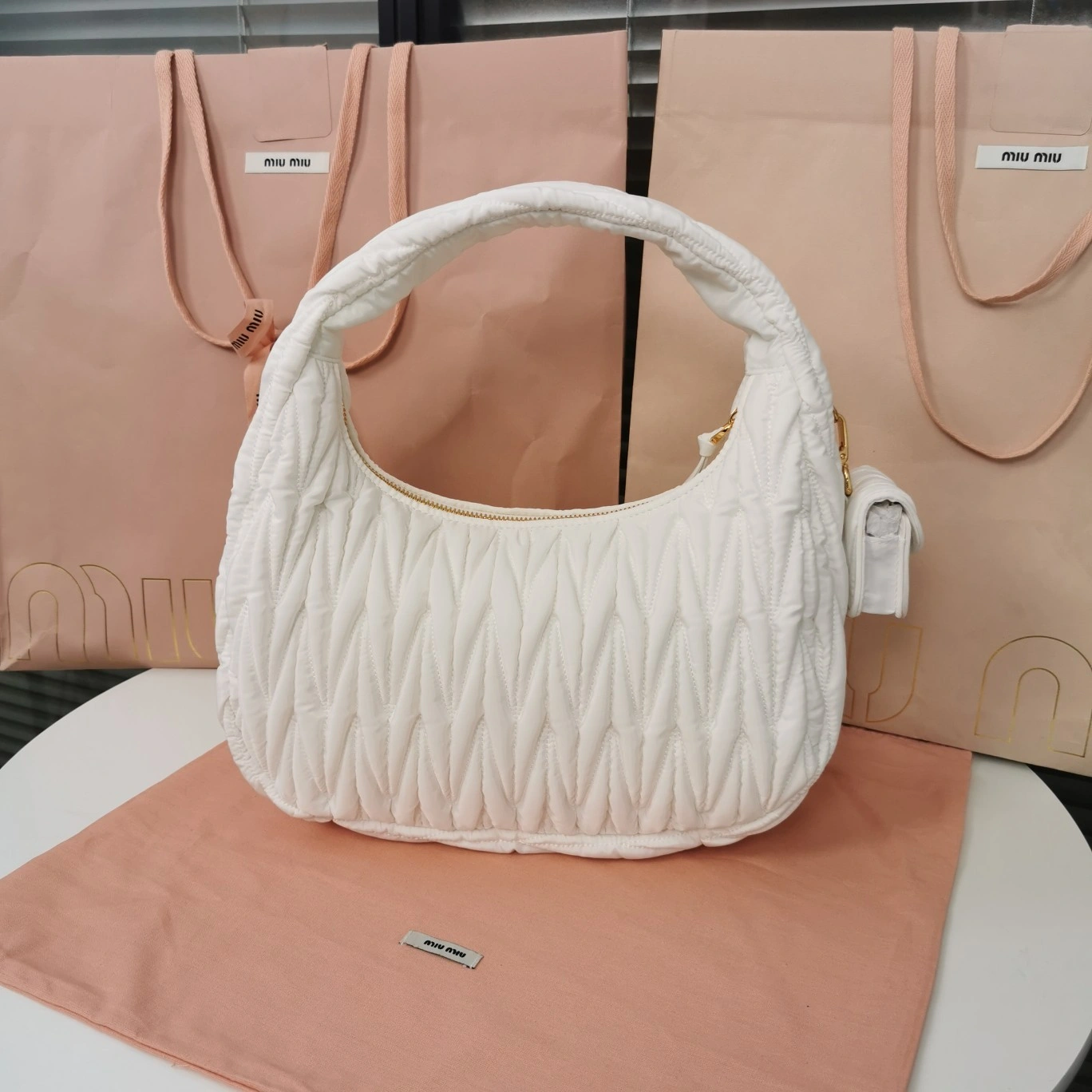 MOMO— 5BC108-2F5A-F0009-V-OOO item:D-B063A0502S
