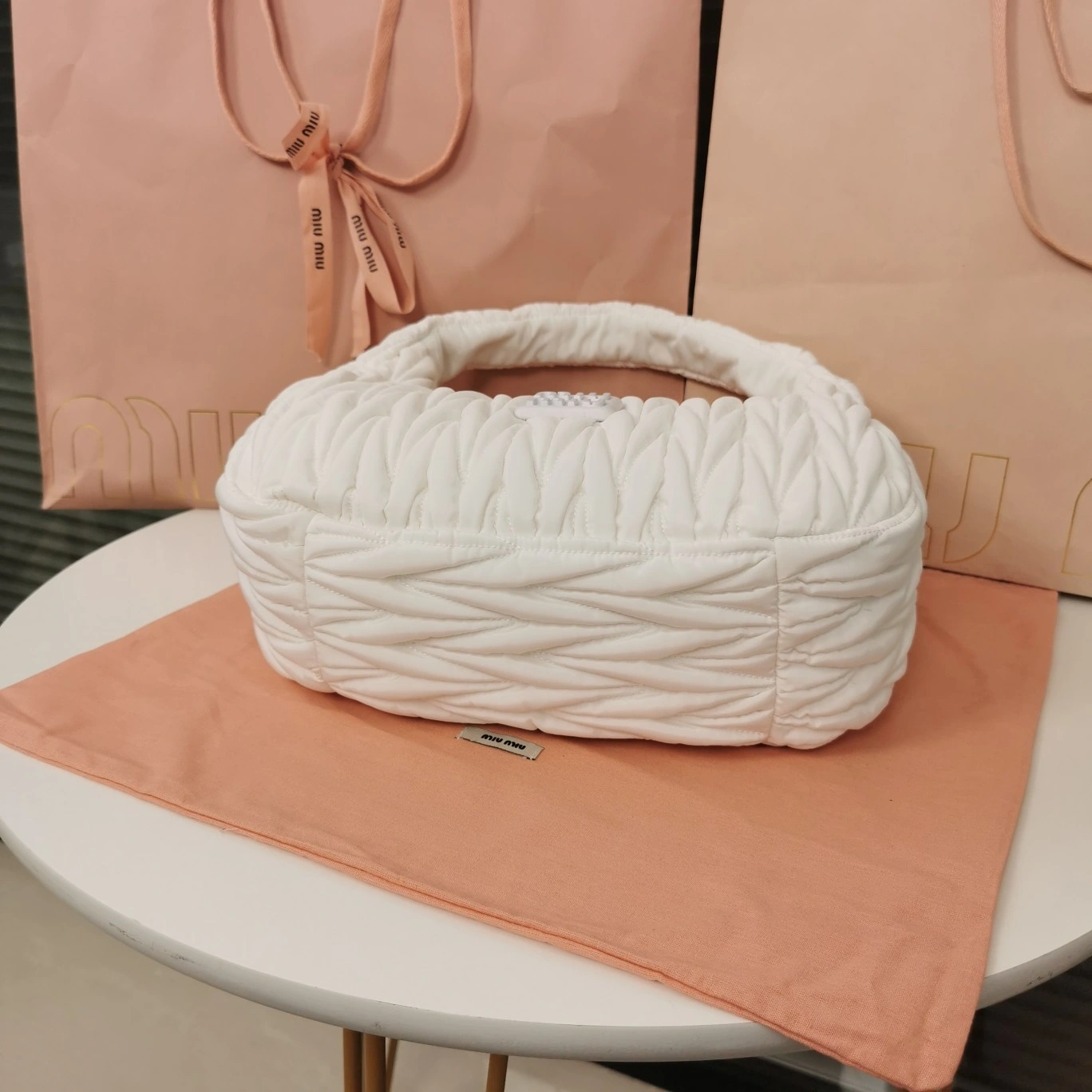 MOMO— 5BC108-2F5A-F0009-V-OOO item:D-B063A0502S