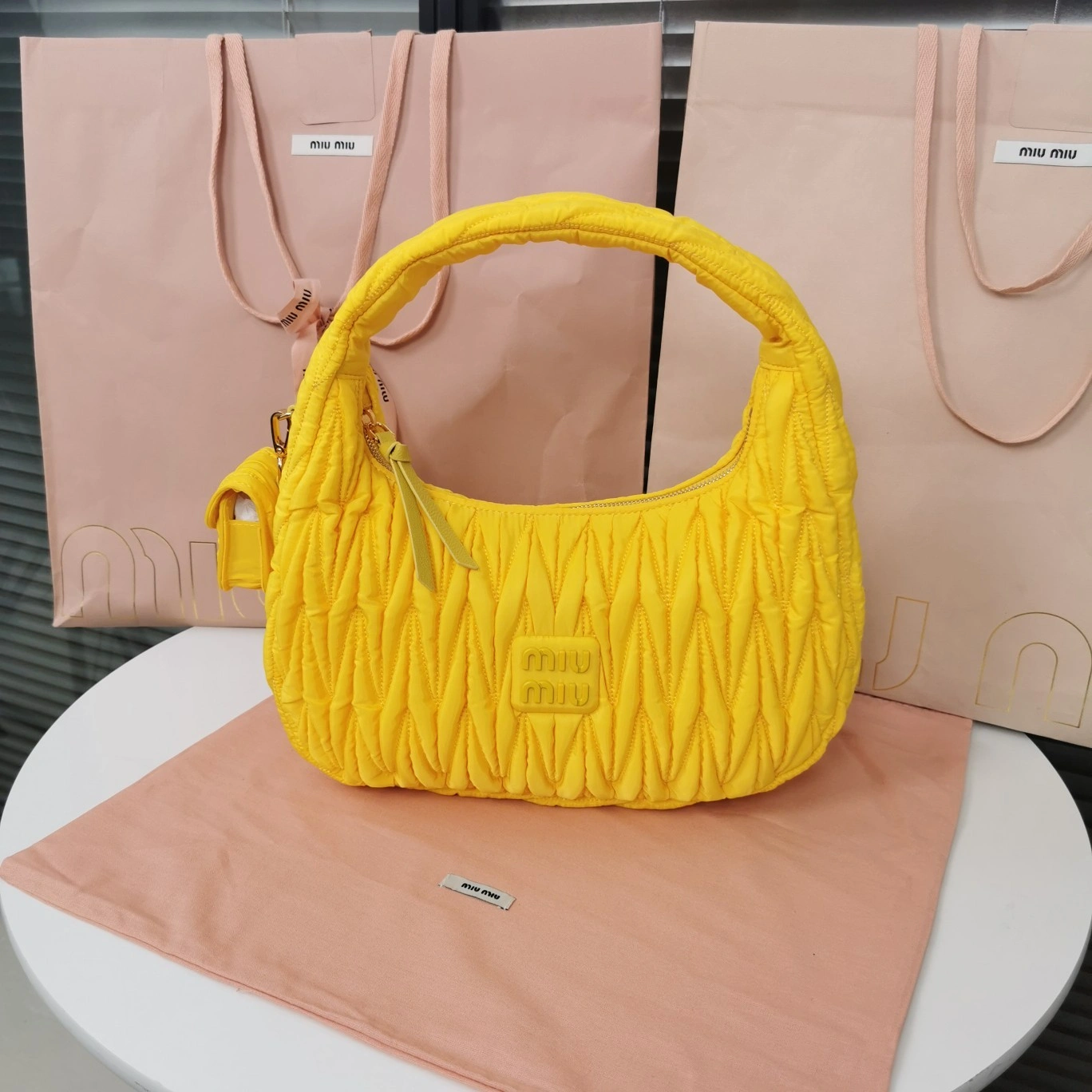 MOMO— 5BC108-2F5A-F0010-V-OOO item:D-B063A0499S