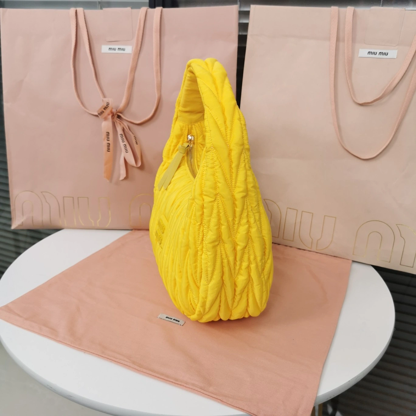 MOMO— 5BC108-2F5A-F0010-V-OOO item:D-B063A0499S
