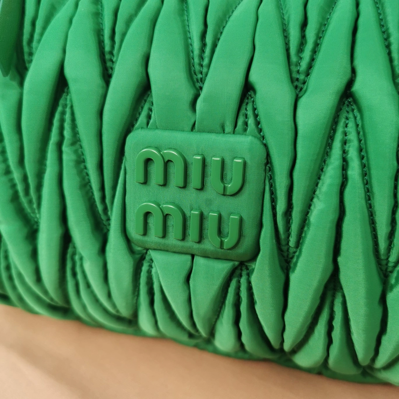 MOMO— 5BC108-2F5A-F0223-V-OOO item:D-B063A0503S