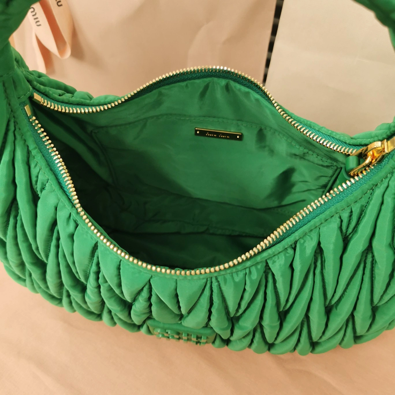 MOMO— 5BC108-2F5A-F0223-V-OOO item:D-B063A0503S