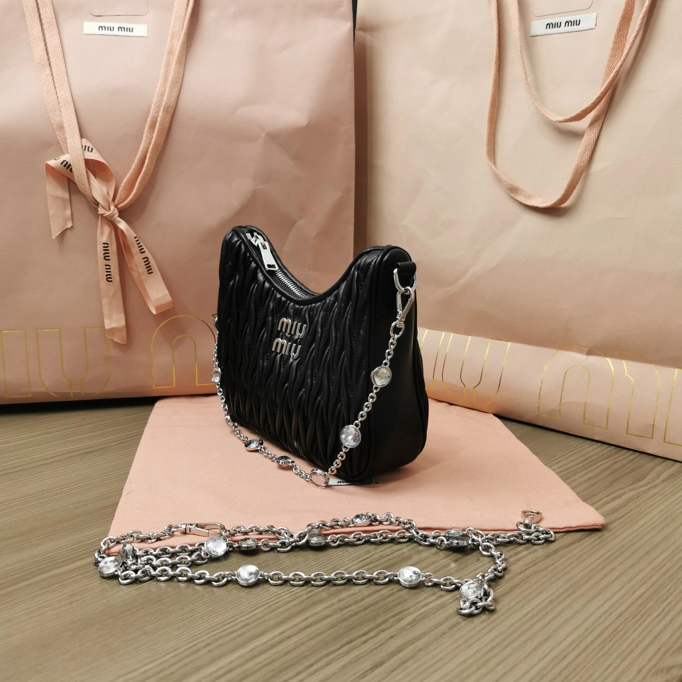 MOMO— 5BH211-2CE3-F0002-V-OWO item:D-B063A0505S