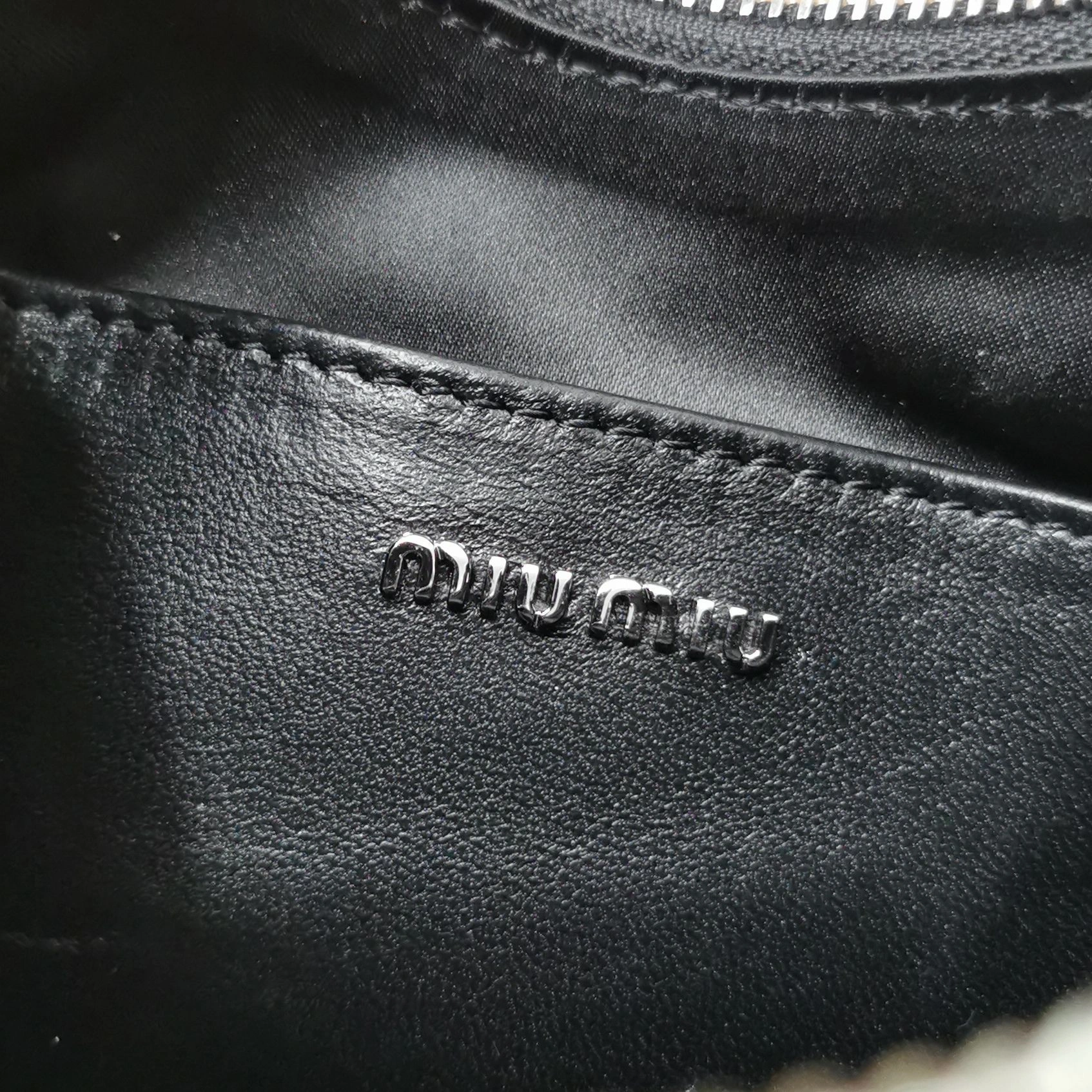 MOMO— 5BH211-2CE3-F0002-V-OWO item:D-B063A0505S