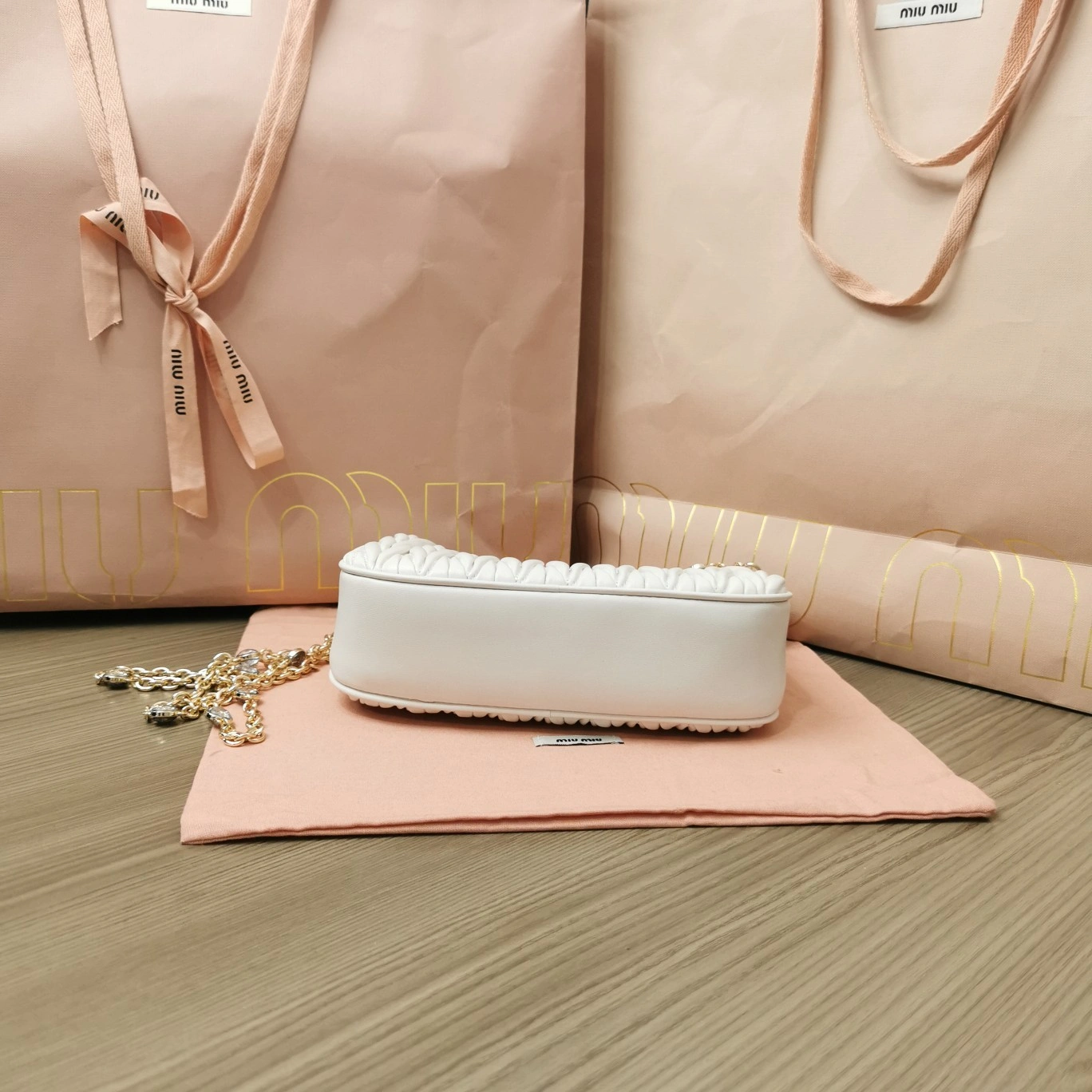 MOMO— 5BH211-2CE3-F097W-V-OWO item:D-B063A0507S