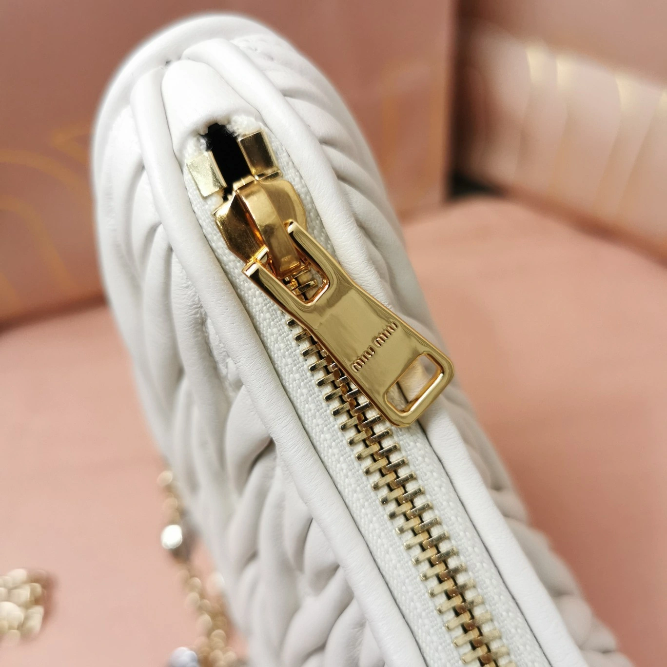 MOMO— 5BH211-2CE3-F097W-V-OWO item:D-B063A0507S