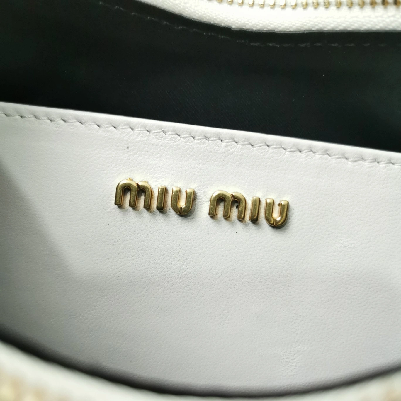MOMO— 5BH211-2CE3-F097W-V-OWO item:D-B063A0507S