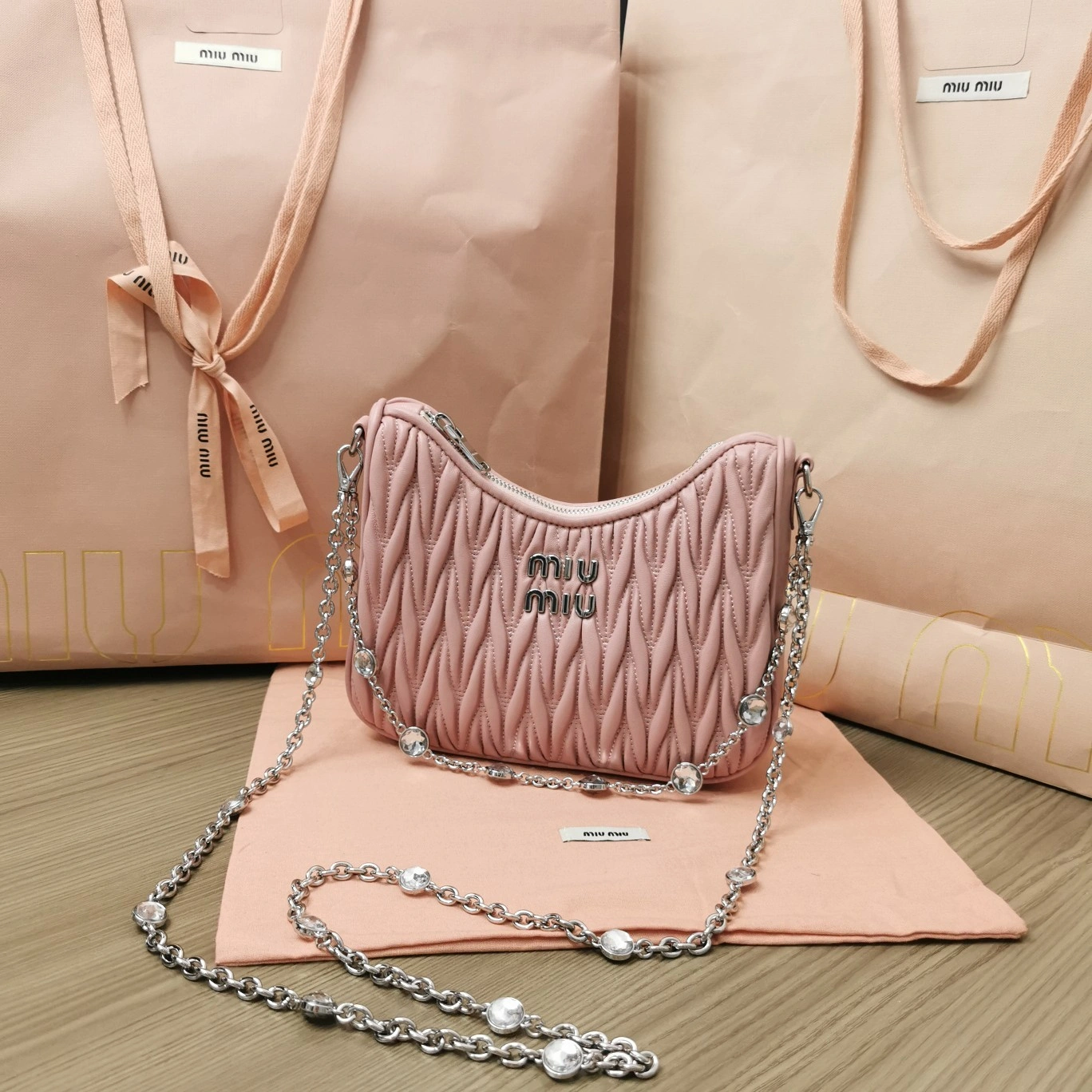 MOMO— 5BH211-2CE3-F0E18-V-OWO item:D-B063A0504S