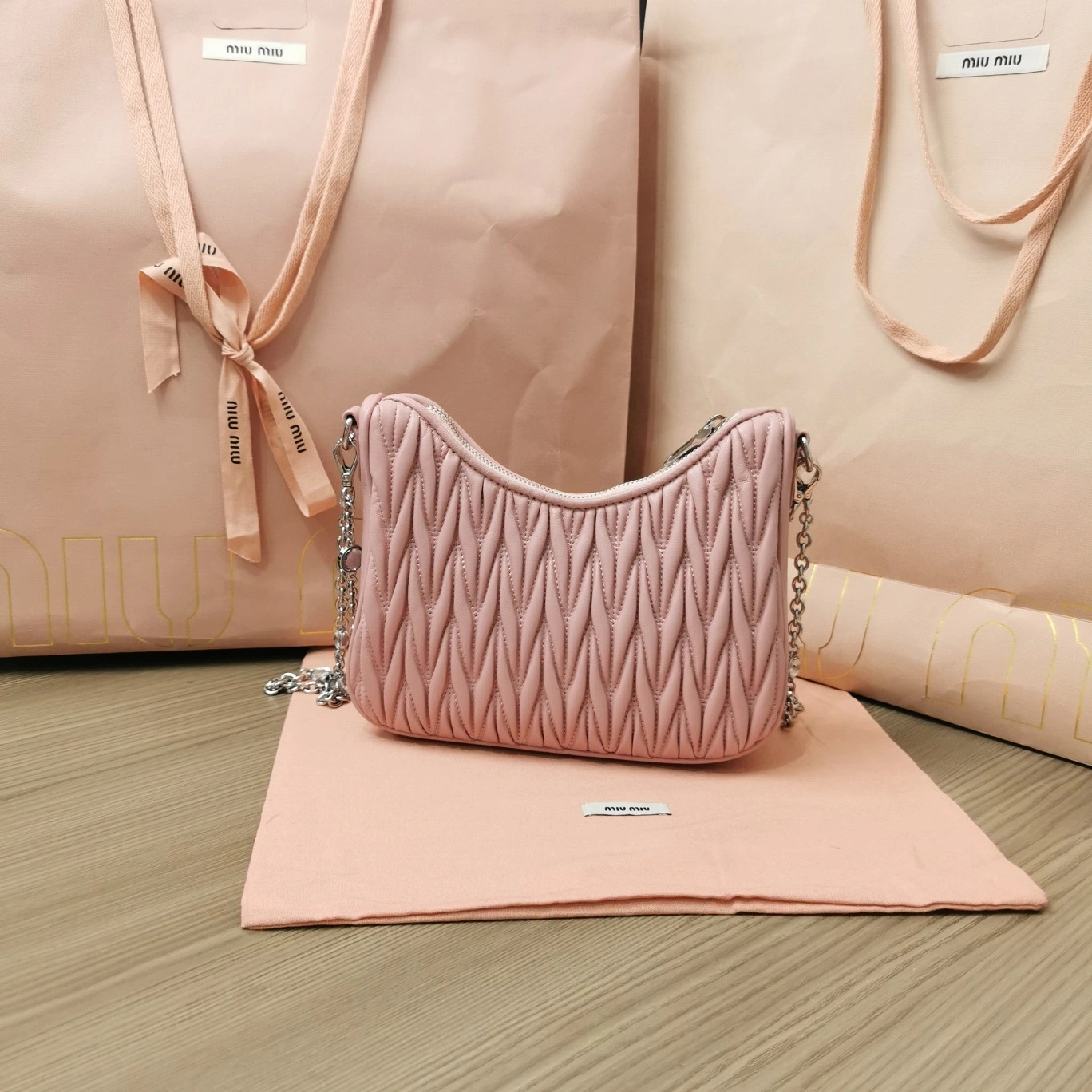 MOMO— 5BH211-2CE3-F0E18-V-OWO item:D-B063A0504S