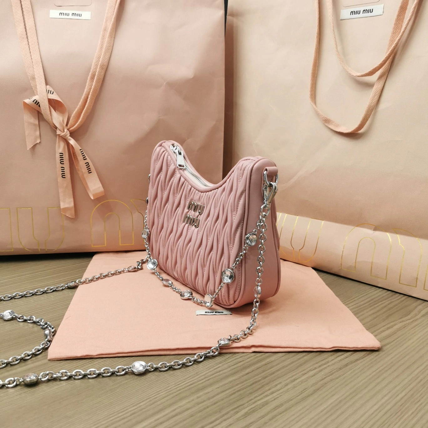 MOMO— 5BH211-2CE3-F0E18-V-OWO item:D-B063A0504S