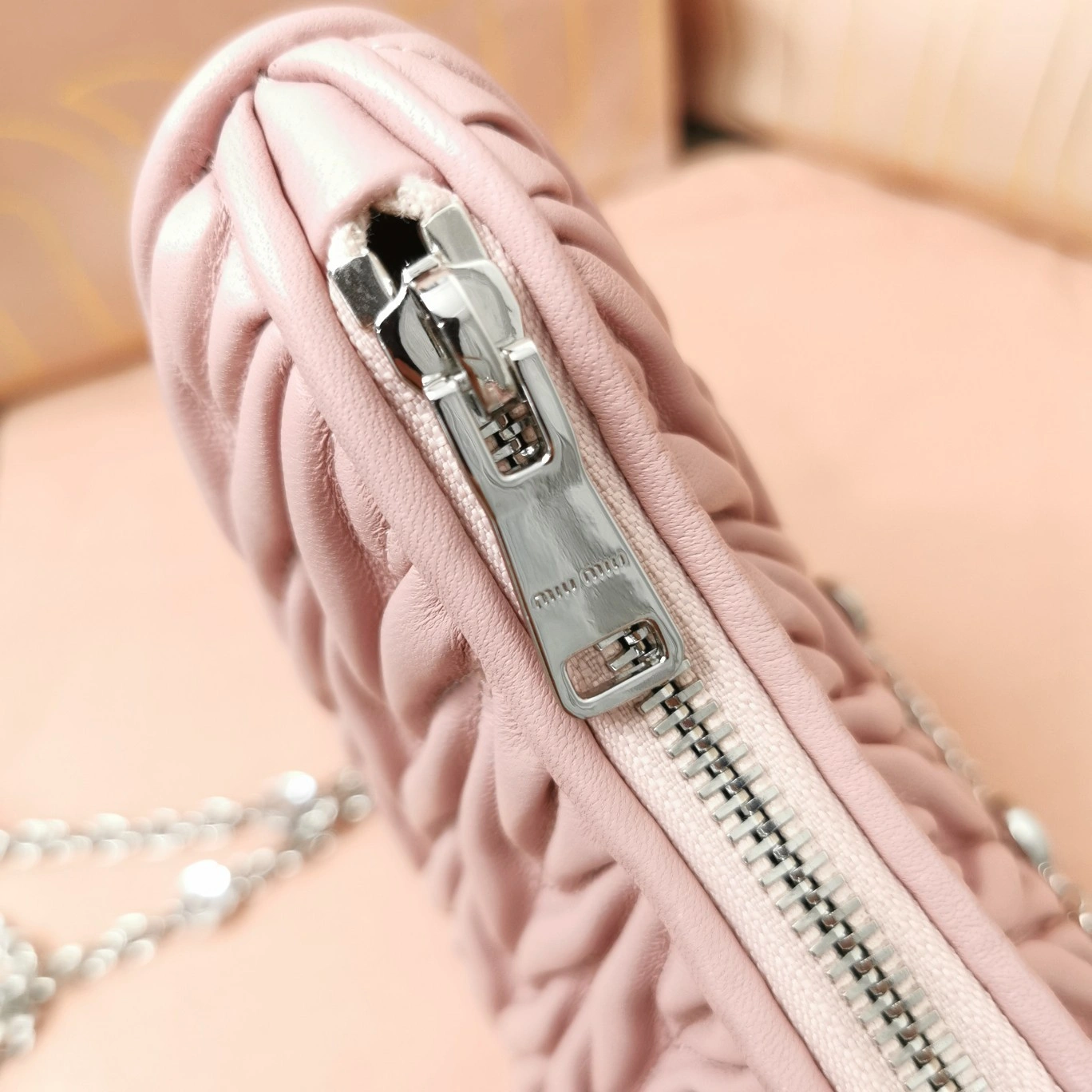 MOMO— 5BH211-2CE3-F0E18-V-OWO item:D-B063A0504S