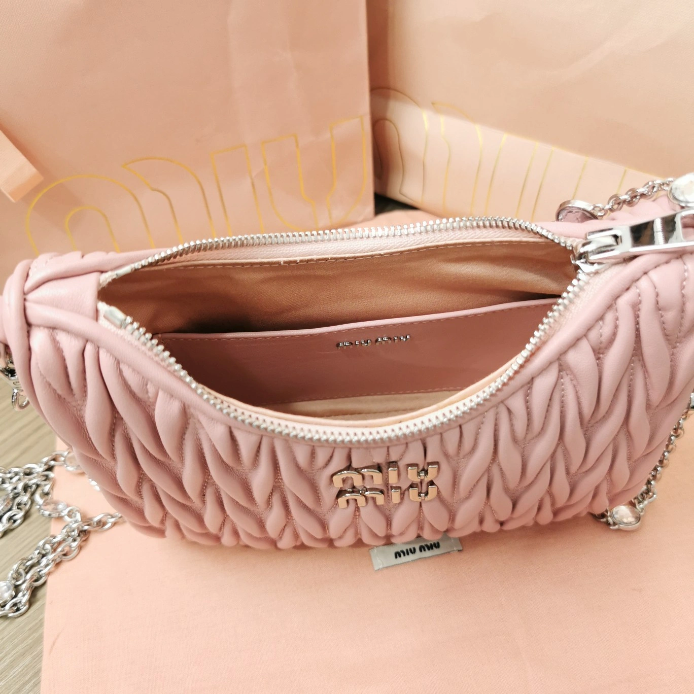MOMO— 5BH211-2CE3-F0E18-V-OWO item:D-B063A0504S