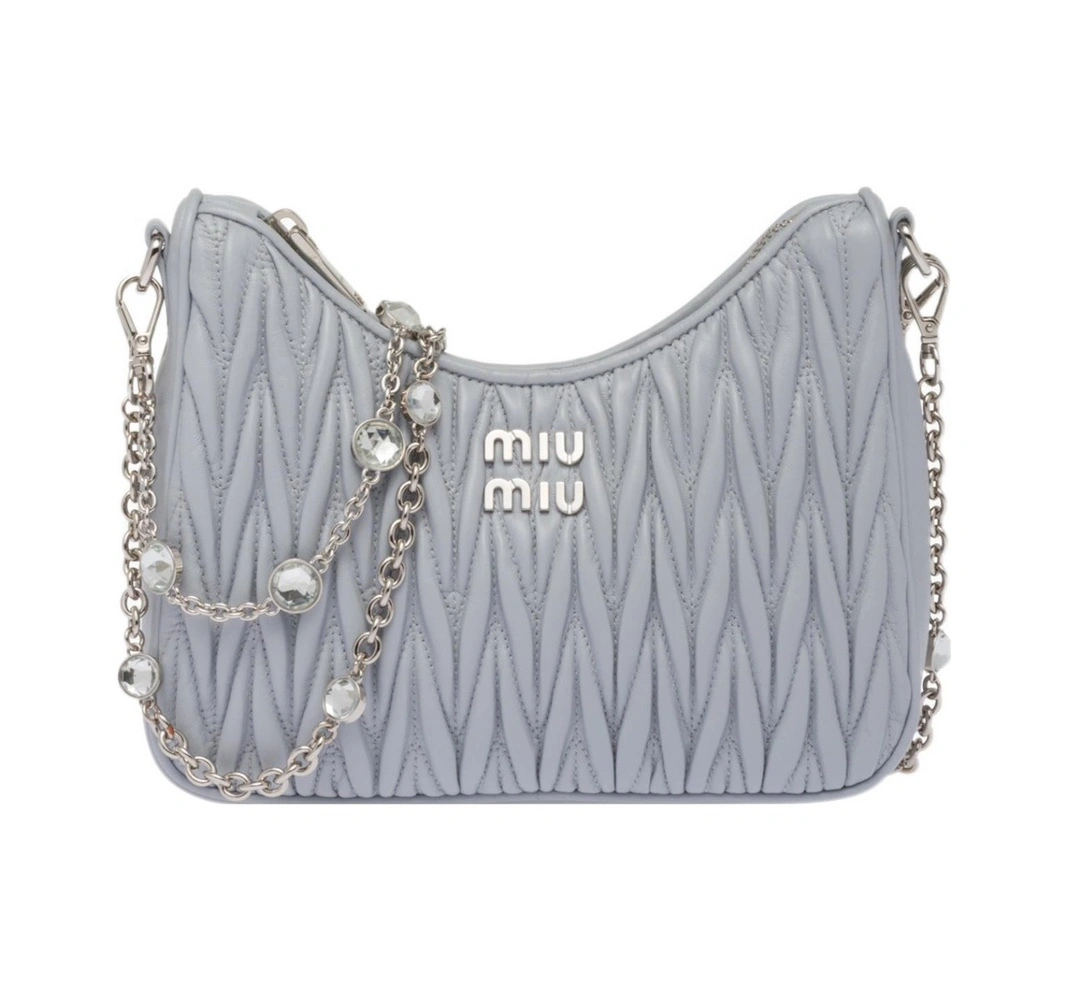 MOMO— 5BH211_2CE3_F0591_V_OWO item:D-B063A0506S