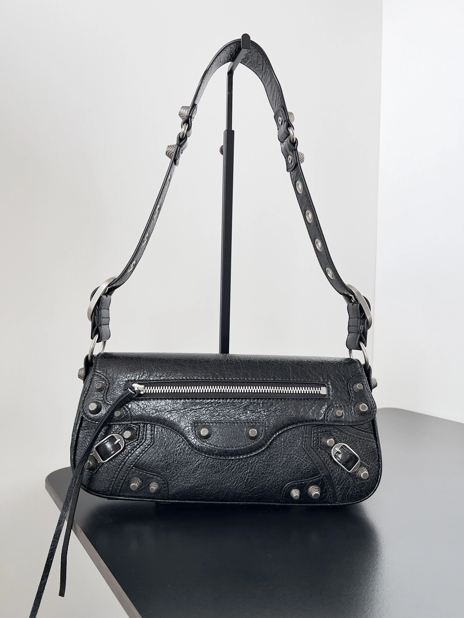 MOMO— 7716401VG9Y1000 item:D-B063A1681