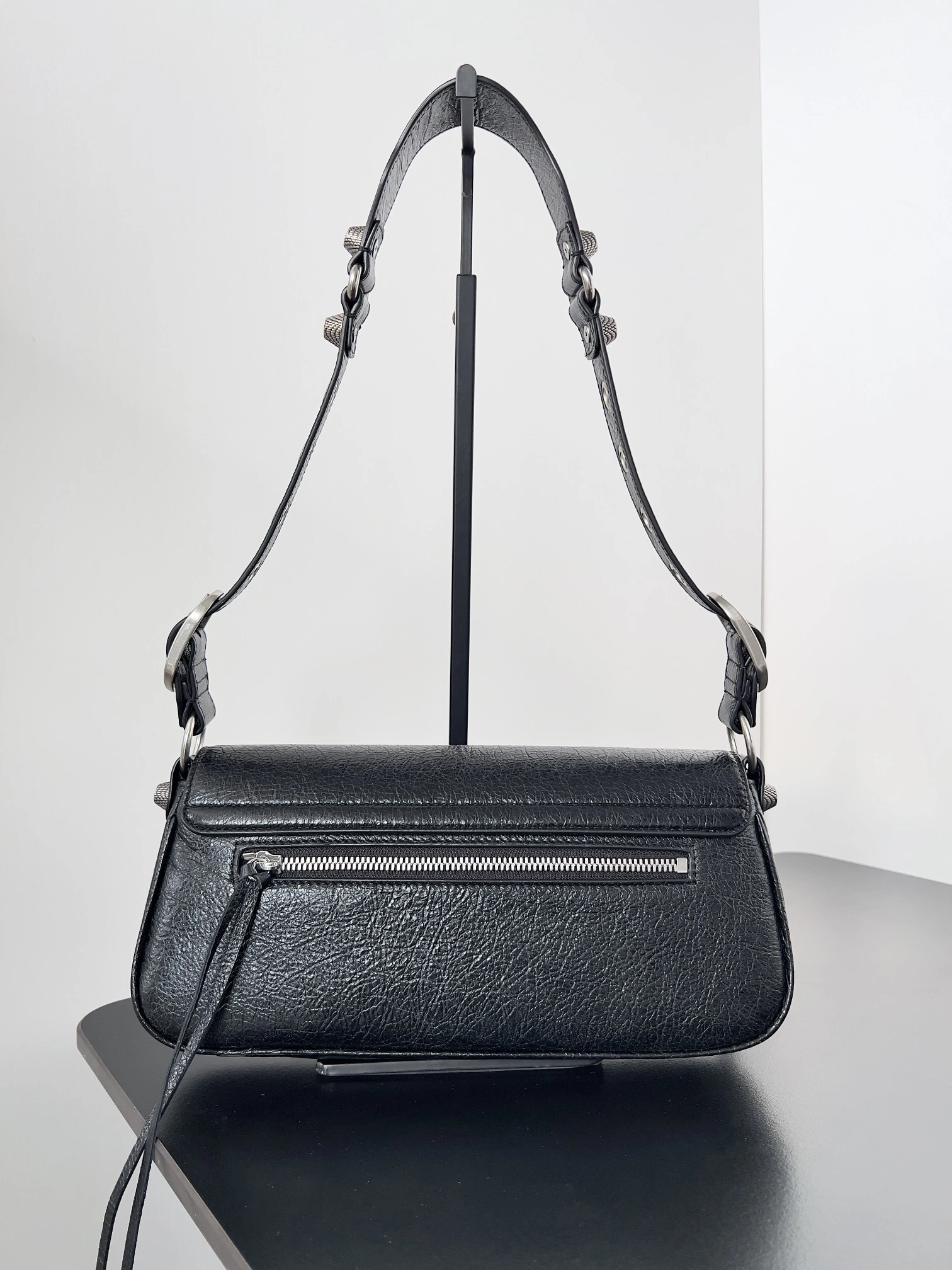 MOMO— 7716401VG9Y1000 item:D-B063A1681