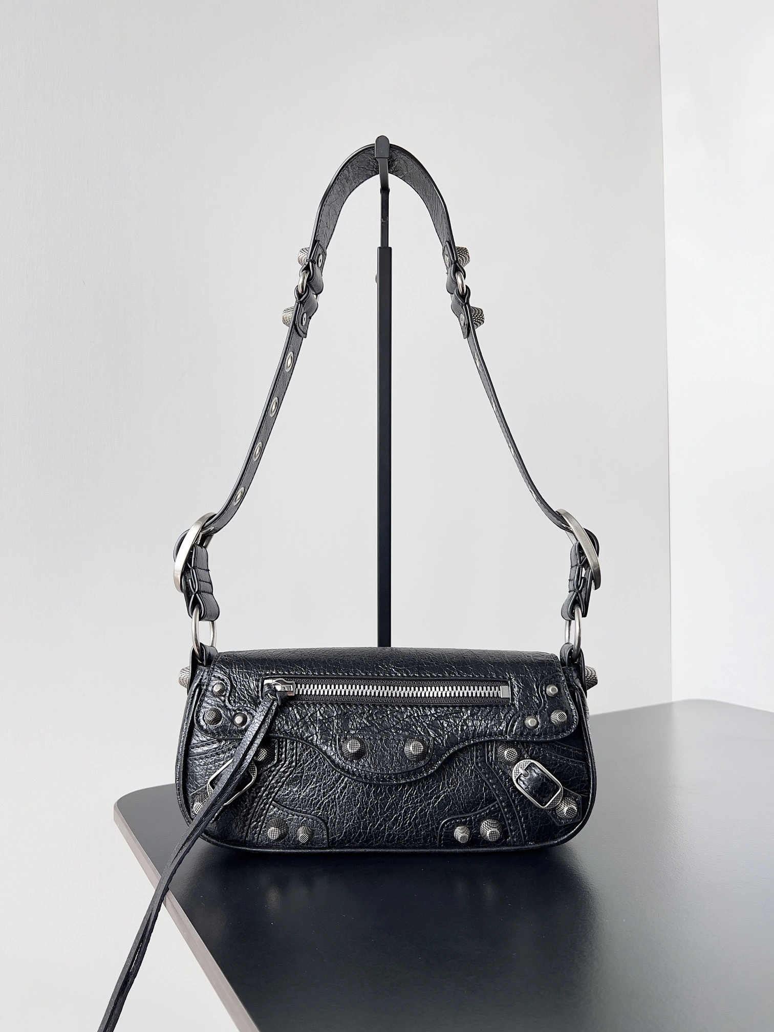 MOMO— 7716701VG9Y1000 item:D-B063A1678