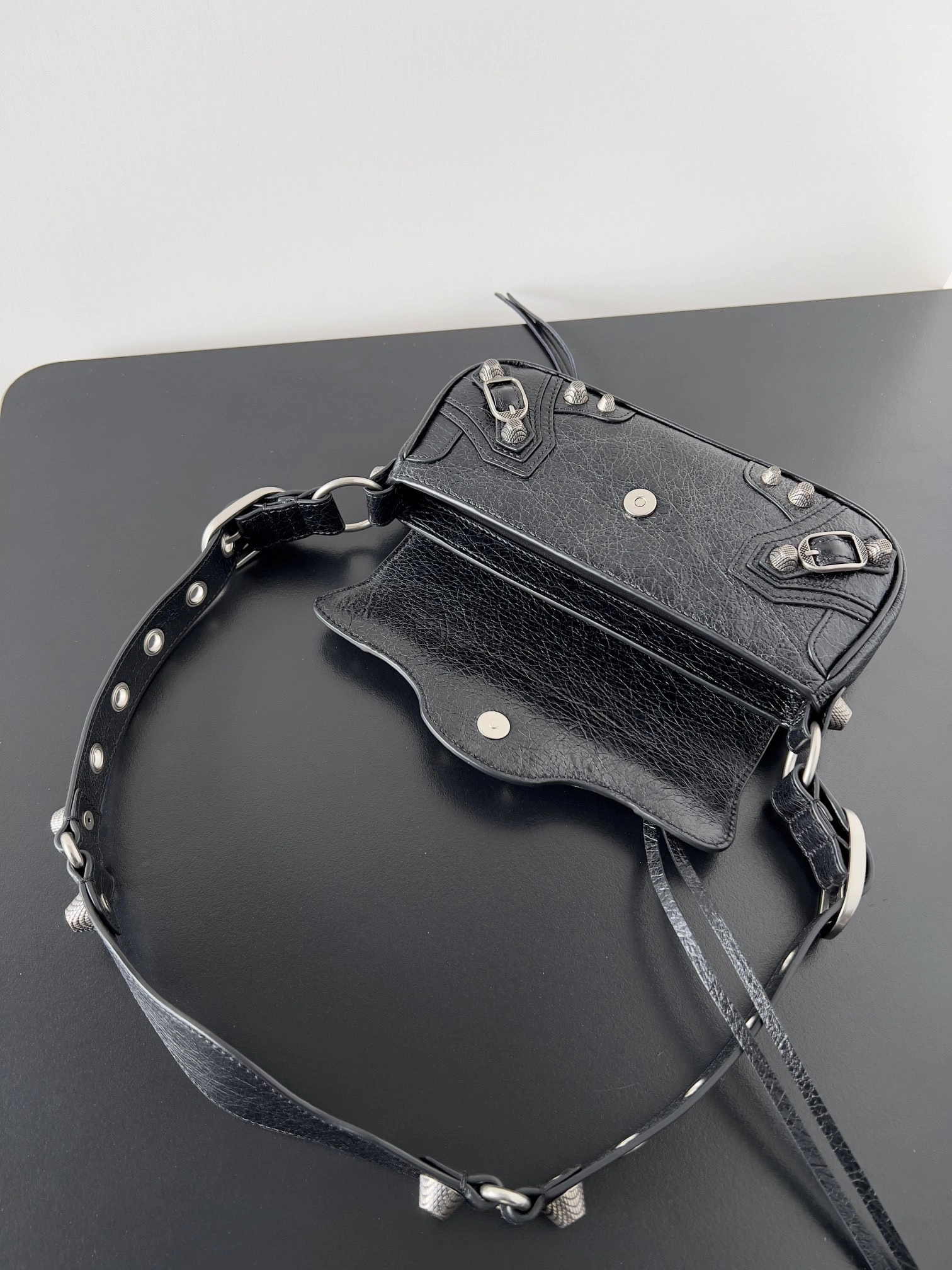 MOMO— 7716701VG9Y1000 item:D-B063A1678