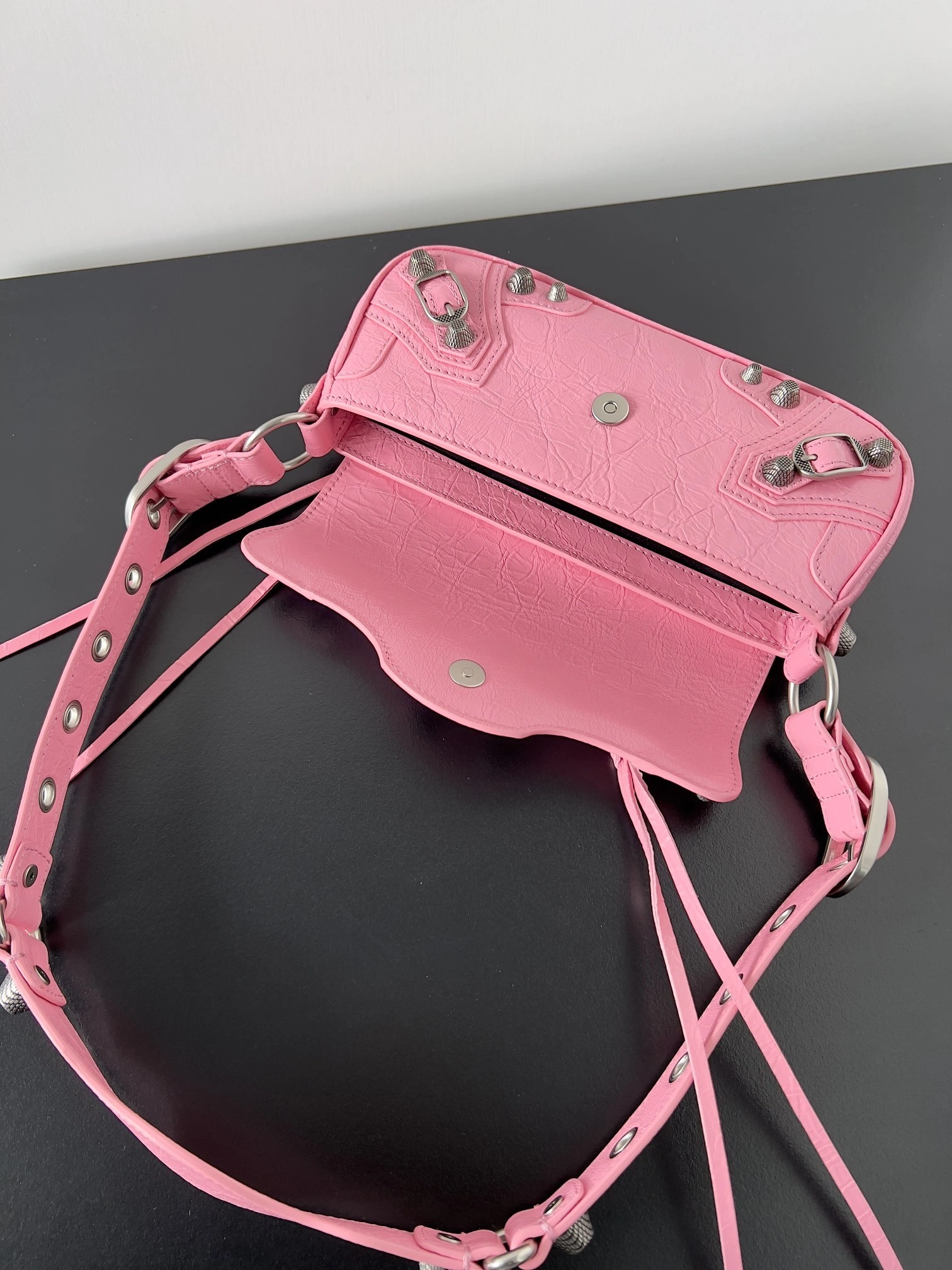 MOMO— 7716701VG9Y5812 item:D-B063A1680
