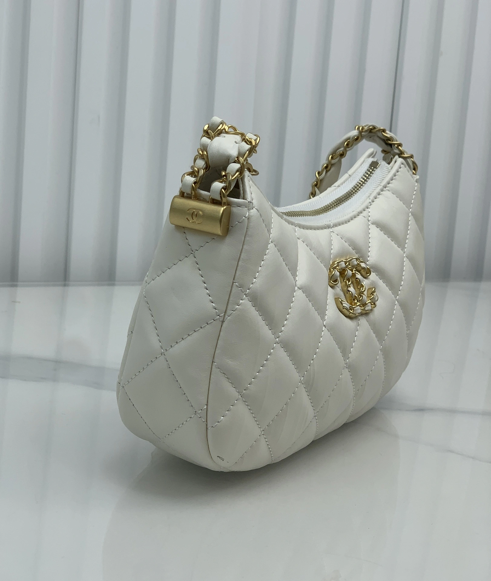 MOMO— AP3647-B14306-10601 item:D-B063A0521S