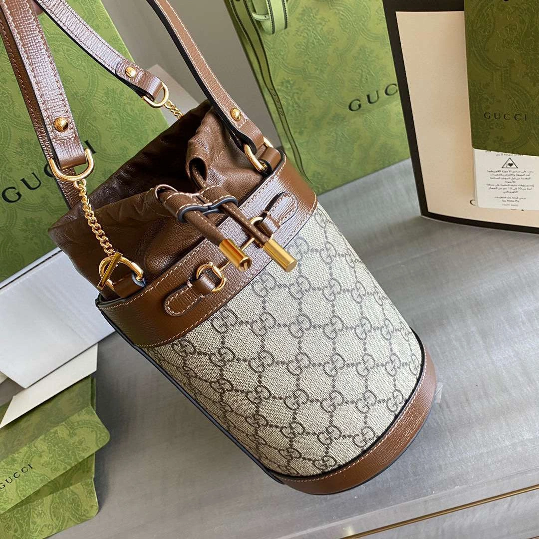 *MOMO— G637115 item：242B37E2548