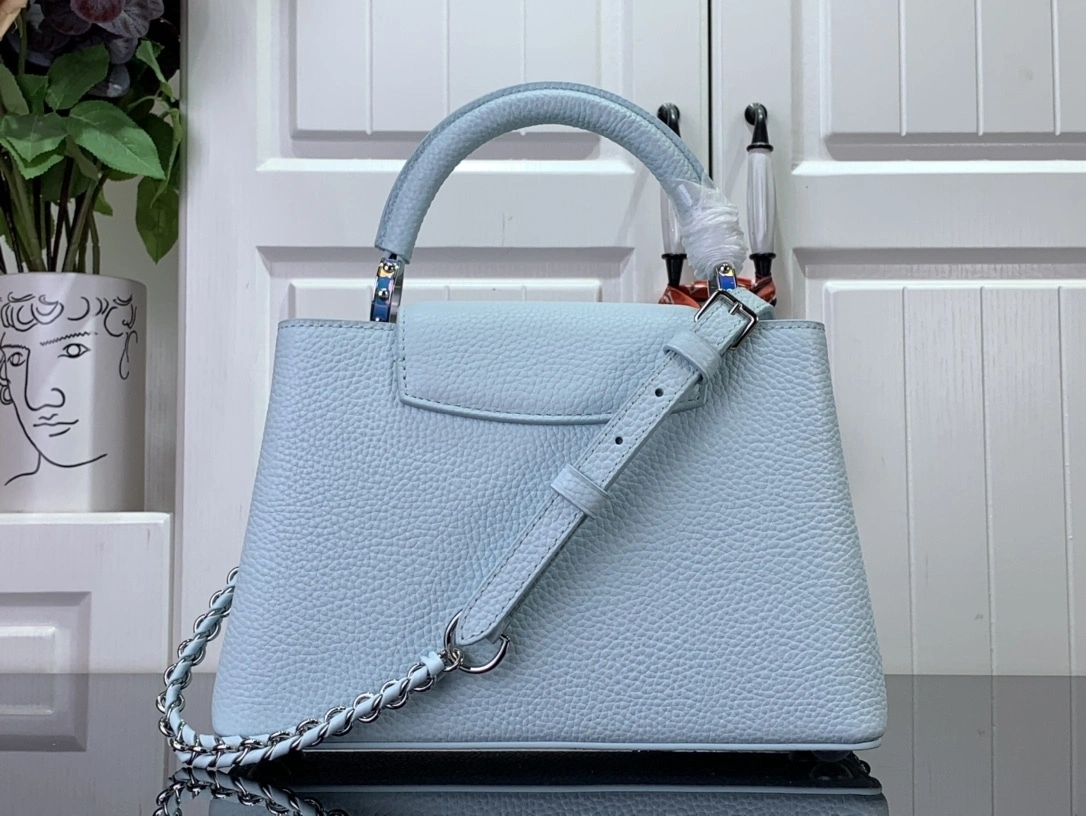 MOMO— M22055 item:D-B174A0491S