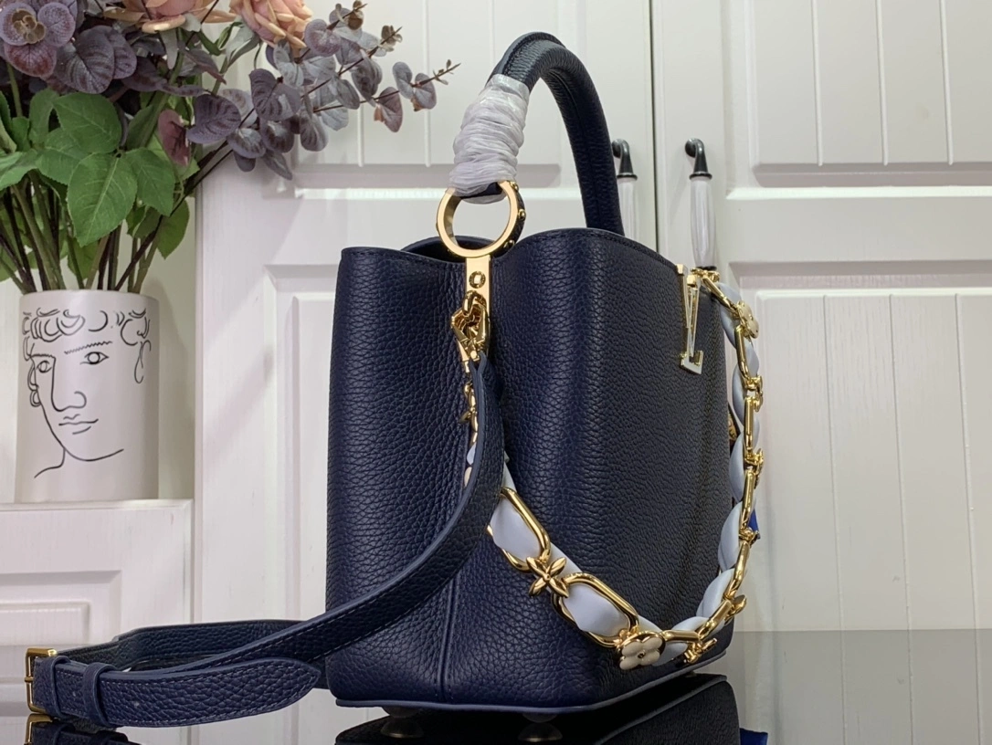 MOMO— M23199 item:D-B174A0486S