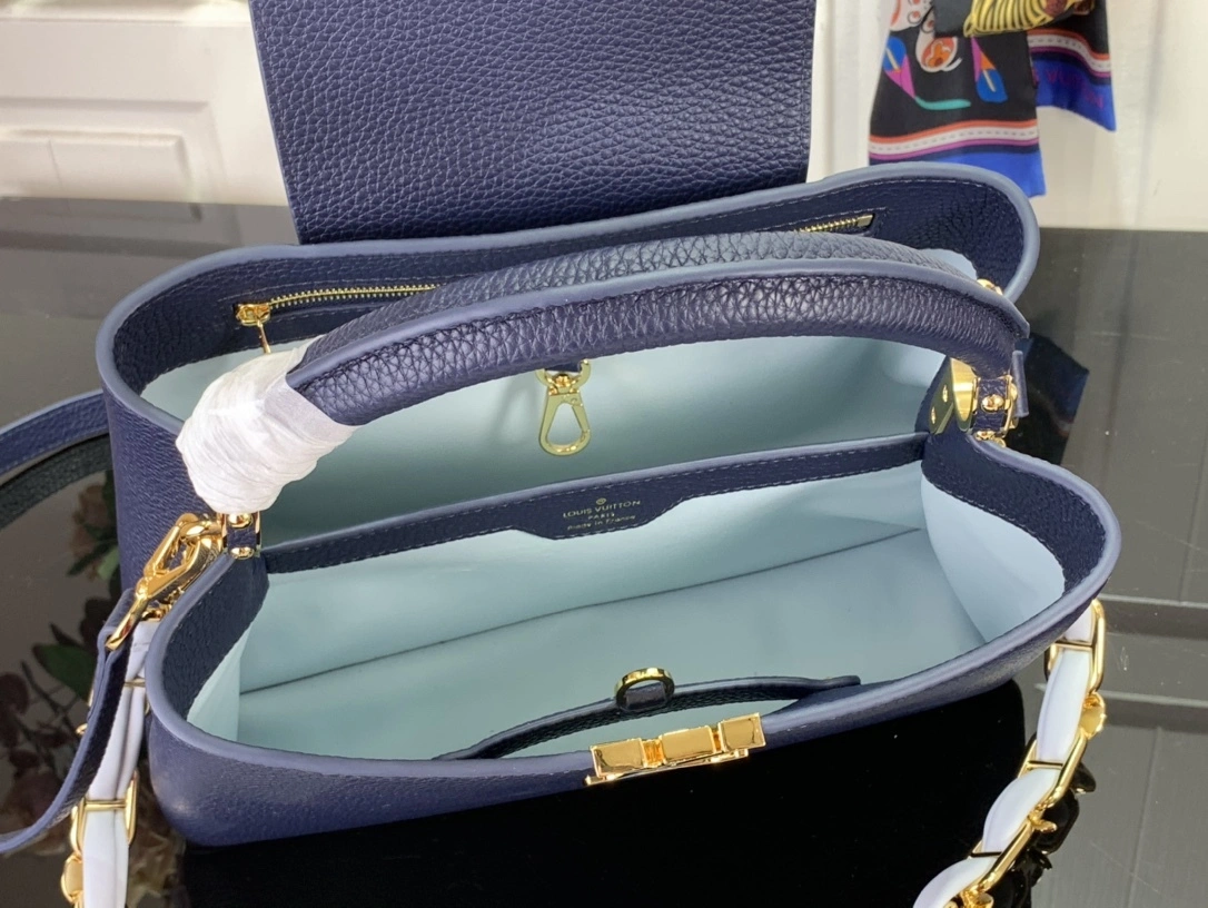MOMO— M23199 item:D-B174A0486S