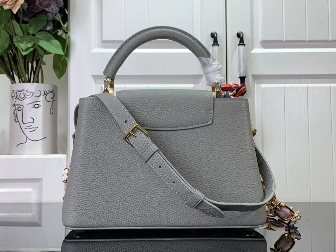 MOMO— M23280 item:D-B174A0525S