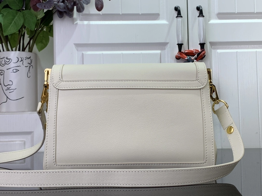 MOMO-M25050 item:D-B174D1544