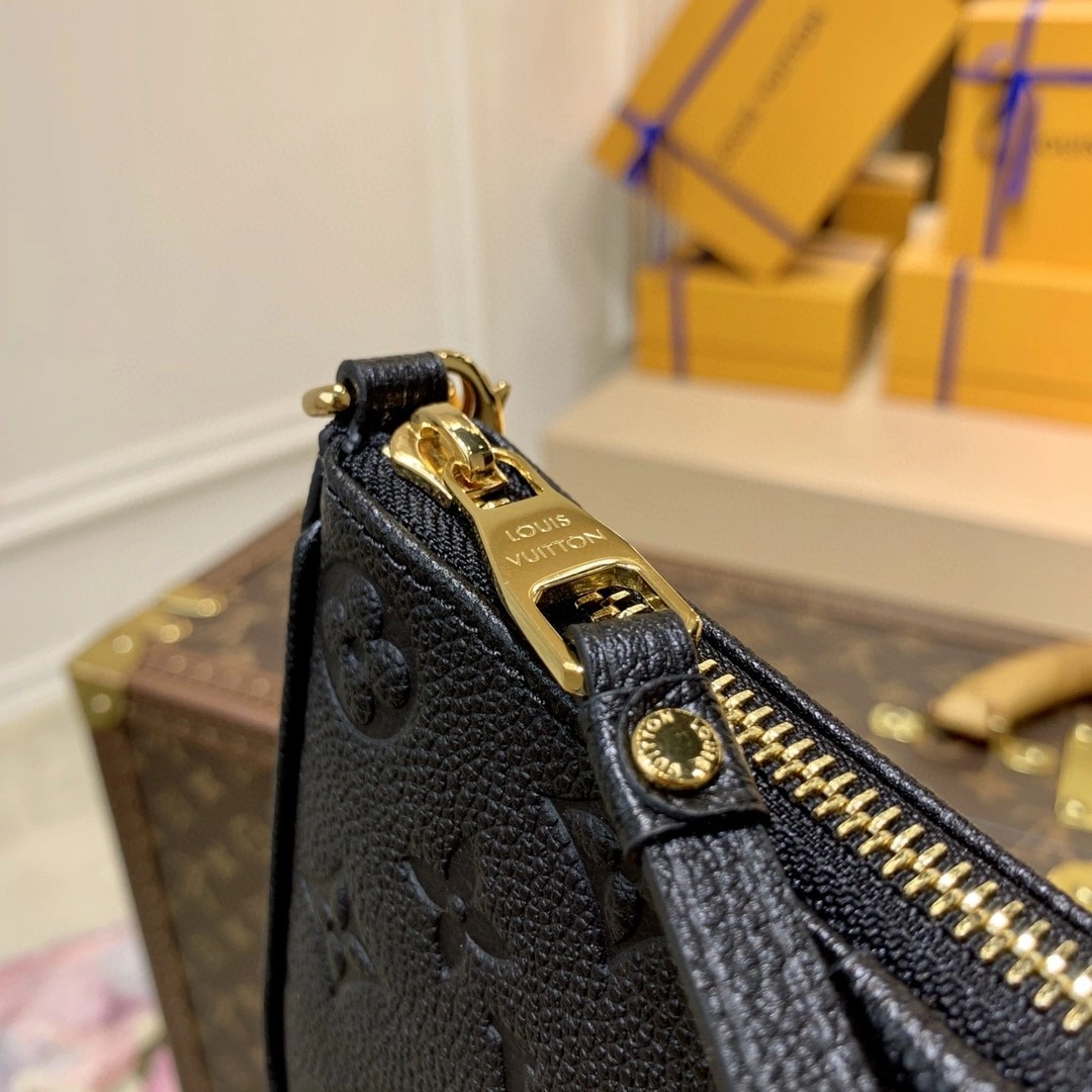 MOMO-M80349 Easy Pouch On Strap item : B-B202D1005