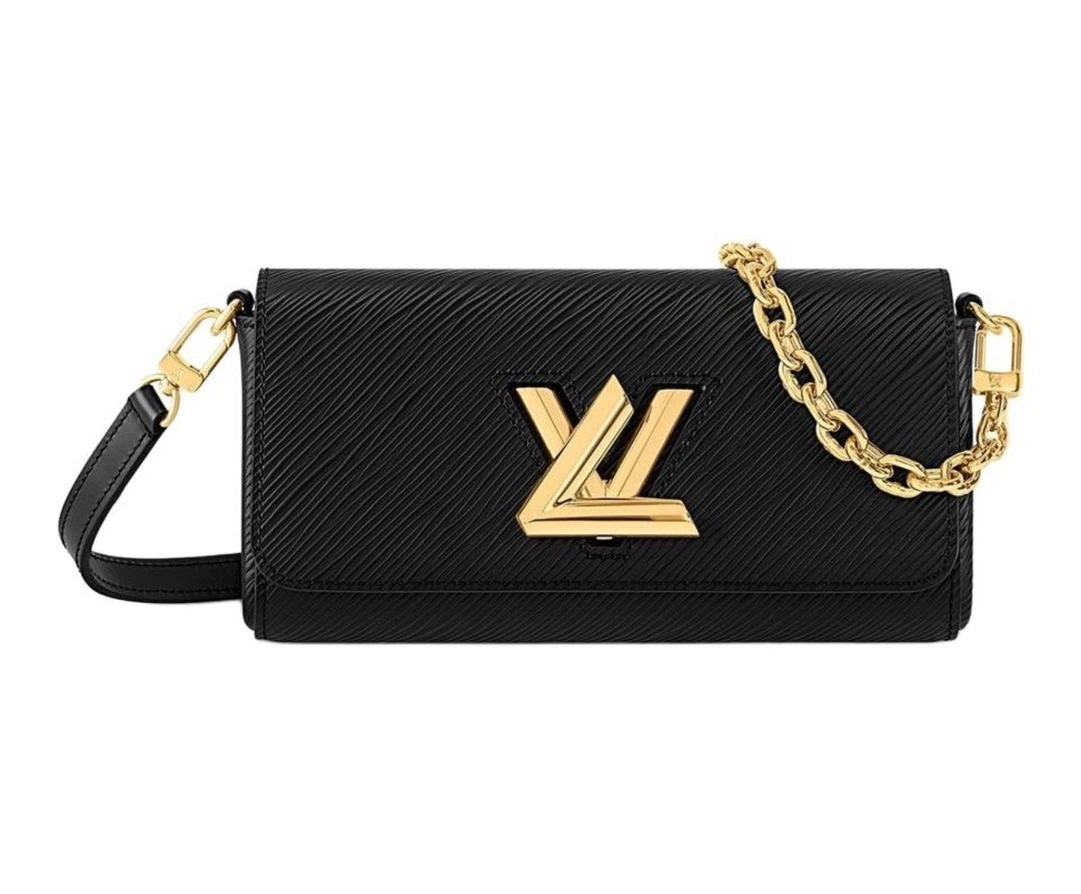 MOMO— M83077 item:D-B174A0494S