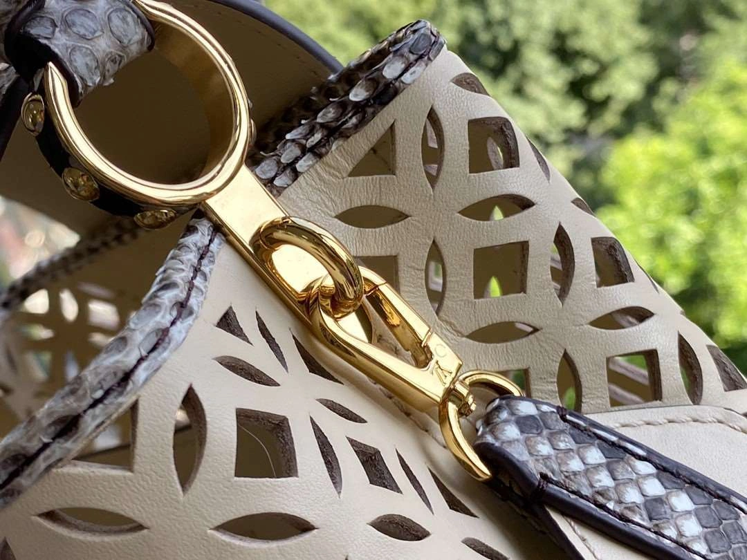 *MOMO N98426 Calfskin item : A-B00G3119